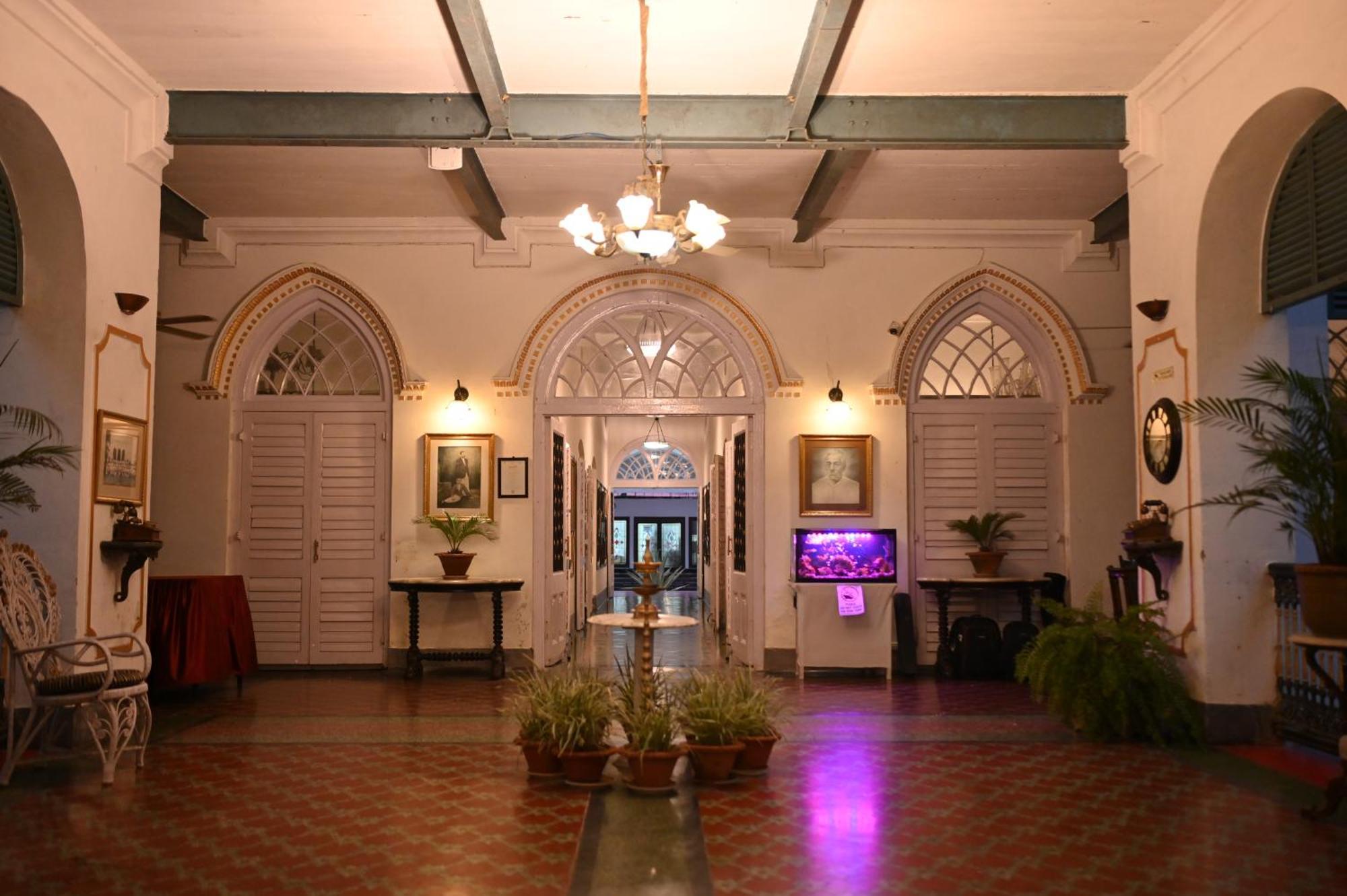 Thengal Manor Hotell Jorhāt Eksteriør bilde